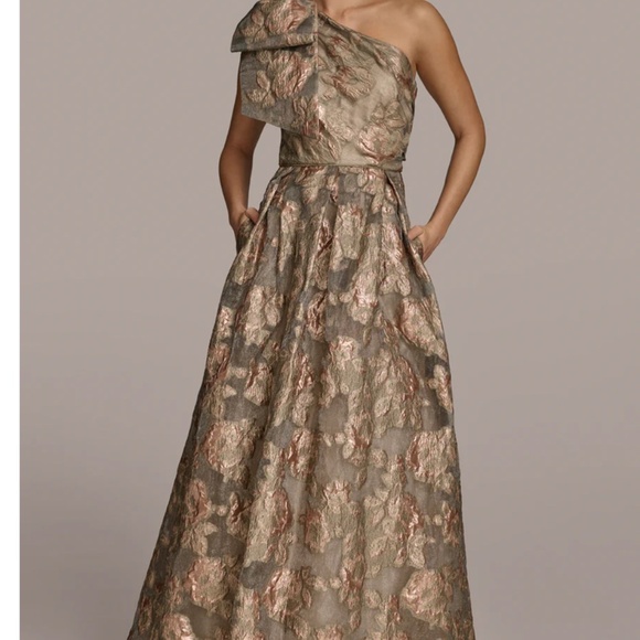 Donna Karan - Picture 3 of 3